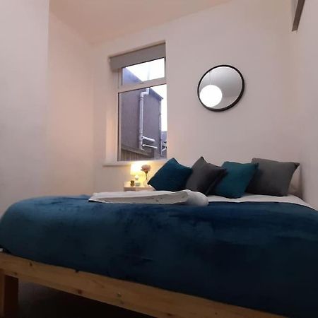 Spacious 4 Bedroom, Free Netflix, Central Location คาร์ดิฟฟ์ ภายนอก รูปภาพ