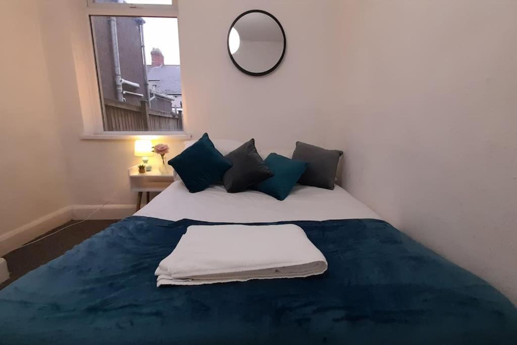 Spacious 4 Bedroom, Free Netflix, Central Location คาร์ดิฟฟ์ ภายนอก รูปภาพ