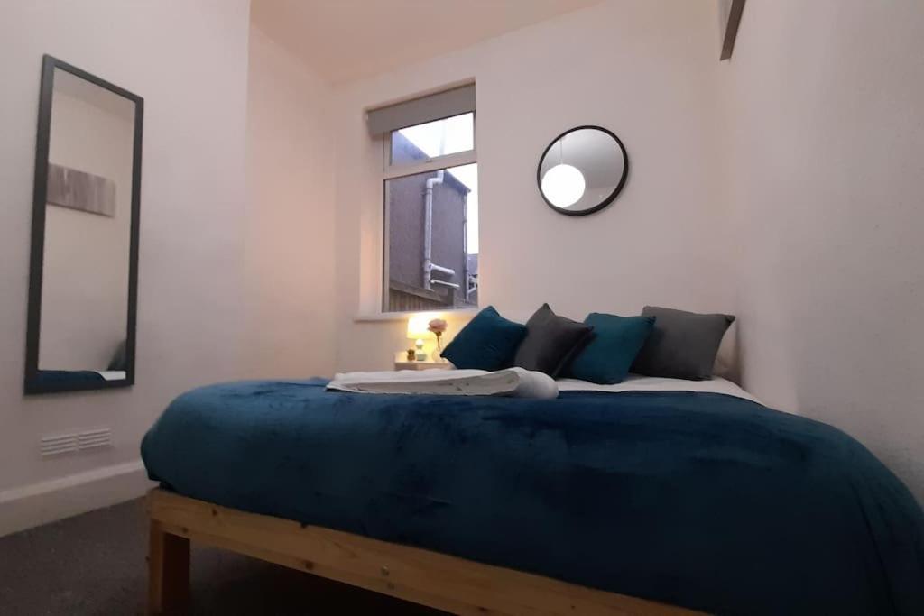 Spacious 4 Bedroom, Free Netflix, Central Location คาร์ดิฟฟ์ ภายนอก รูปภาพ