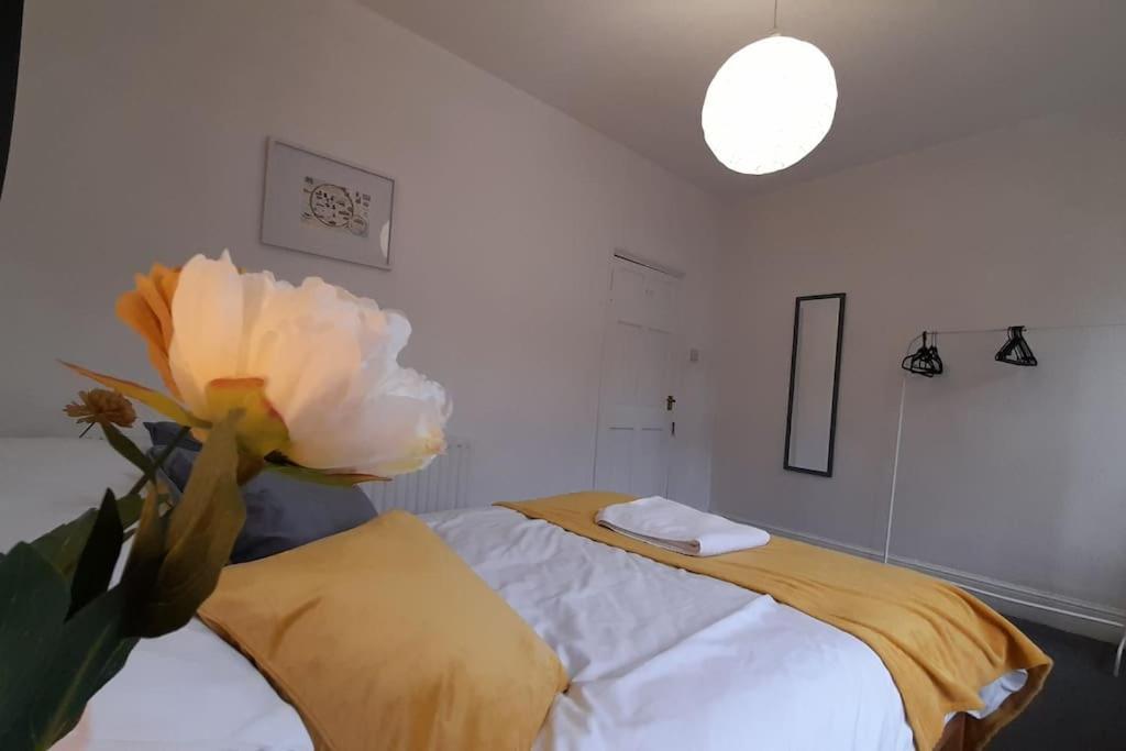 Spacious 4 Bedroom, Free Netflix, Central Location คาร์ดิฟฟ์ ภายนอก รูปภาพ