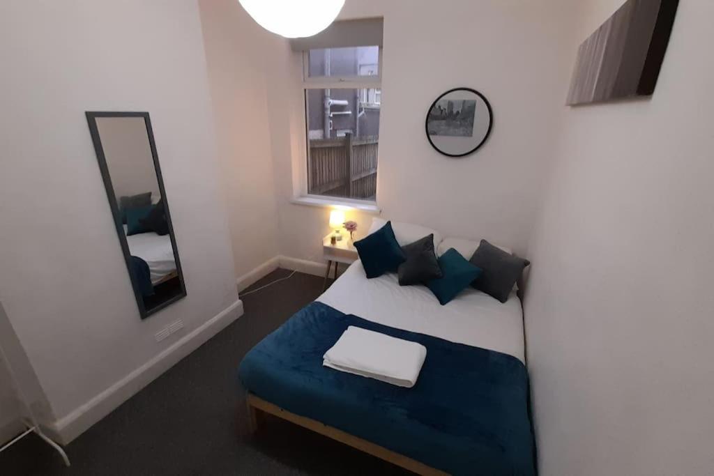 Spacious 4 Bedroom, Free Netflix, Central Location คาร์ดิฟฟ์ ภายนอก รูปภาพ