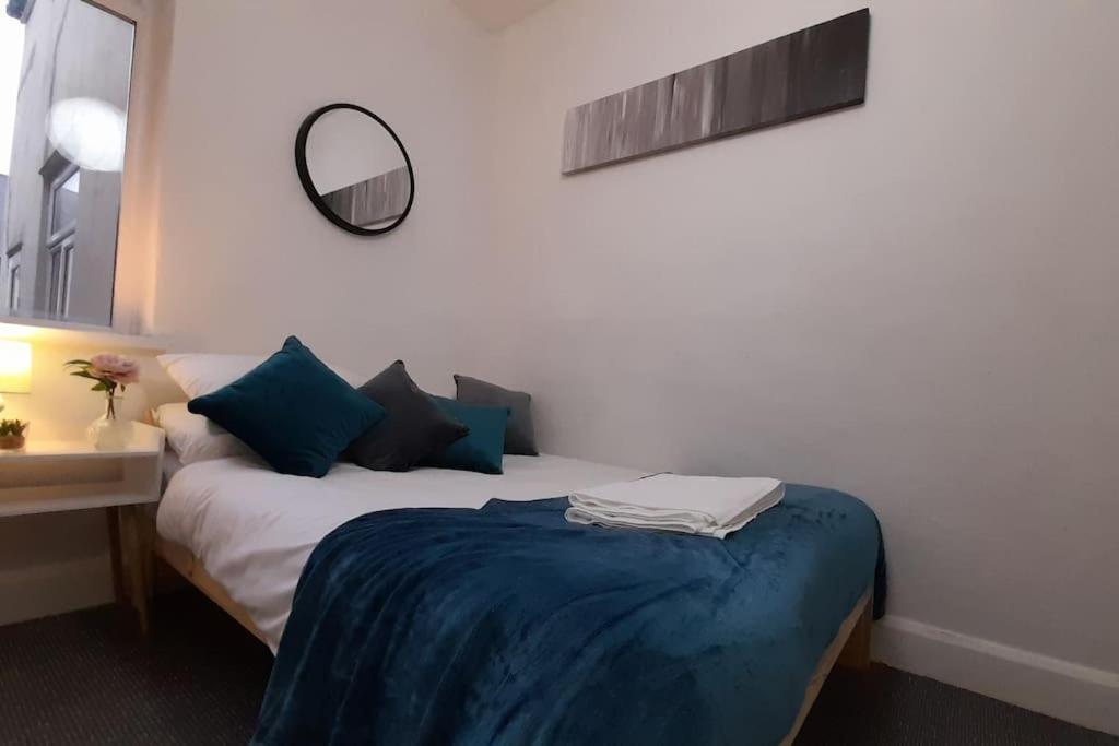 Spacious 4 Bedroom, Free Netflix, Central Location คาร์ดิฟฟ์ ภายนอก รูปภาพ